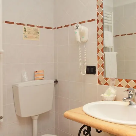Le Macinaie 2* Castel del Piano (Tuscany)
